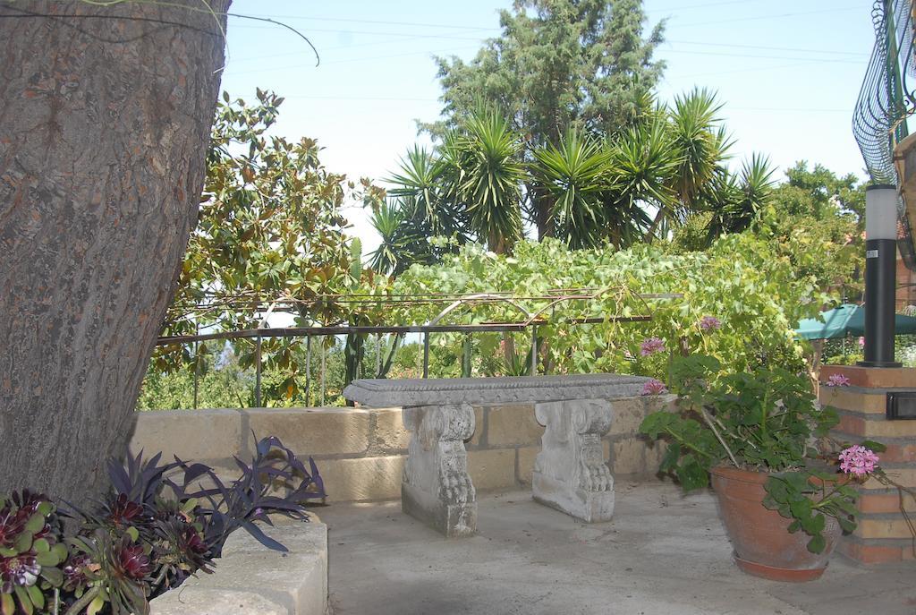 B&B Villa Zia Febronia Patti Εξωτερικό φωτογραφία