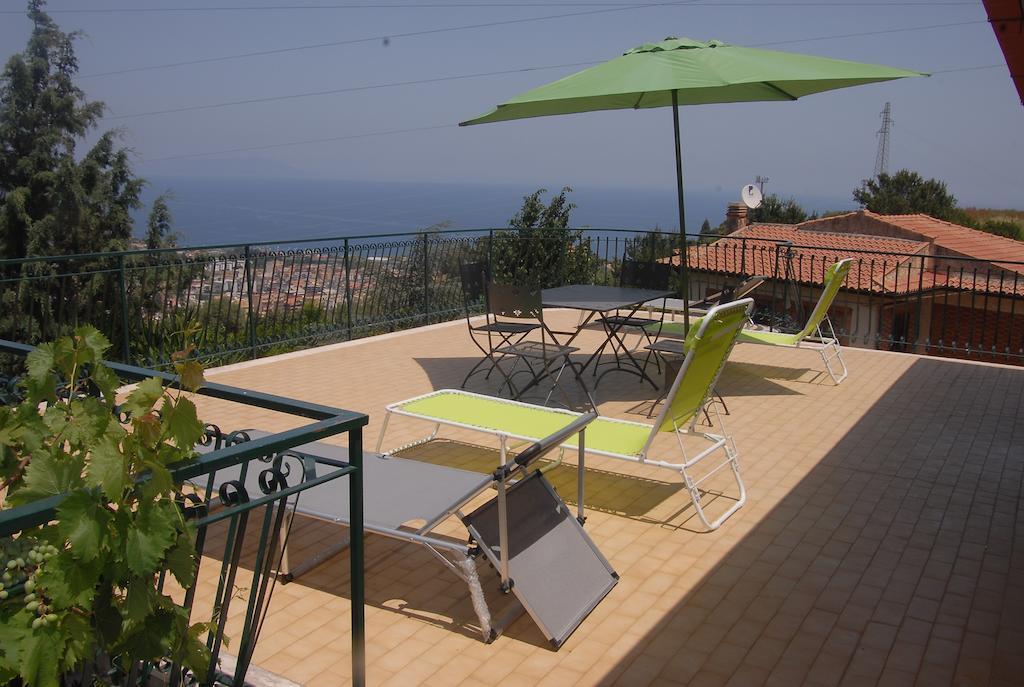 B&B Villa Zia Febronia Patti Εξωτερικό φωτογραφία