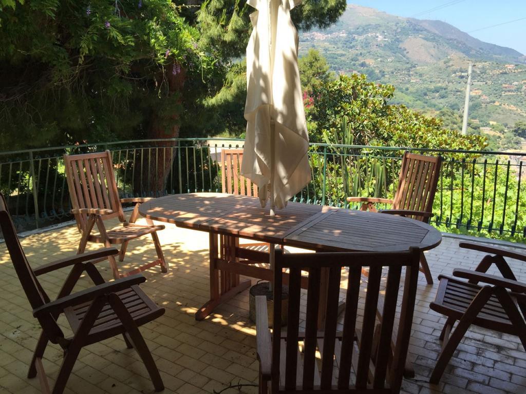 B&B Villa Zia Febronia Patti Εξωτερικό φωτογραφία